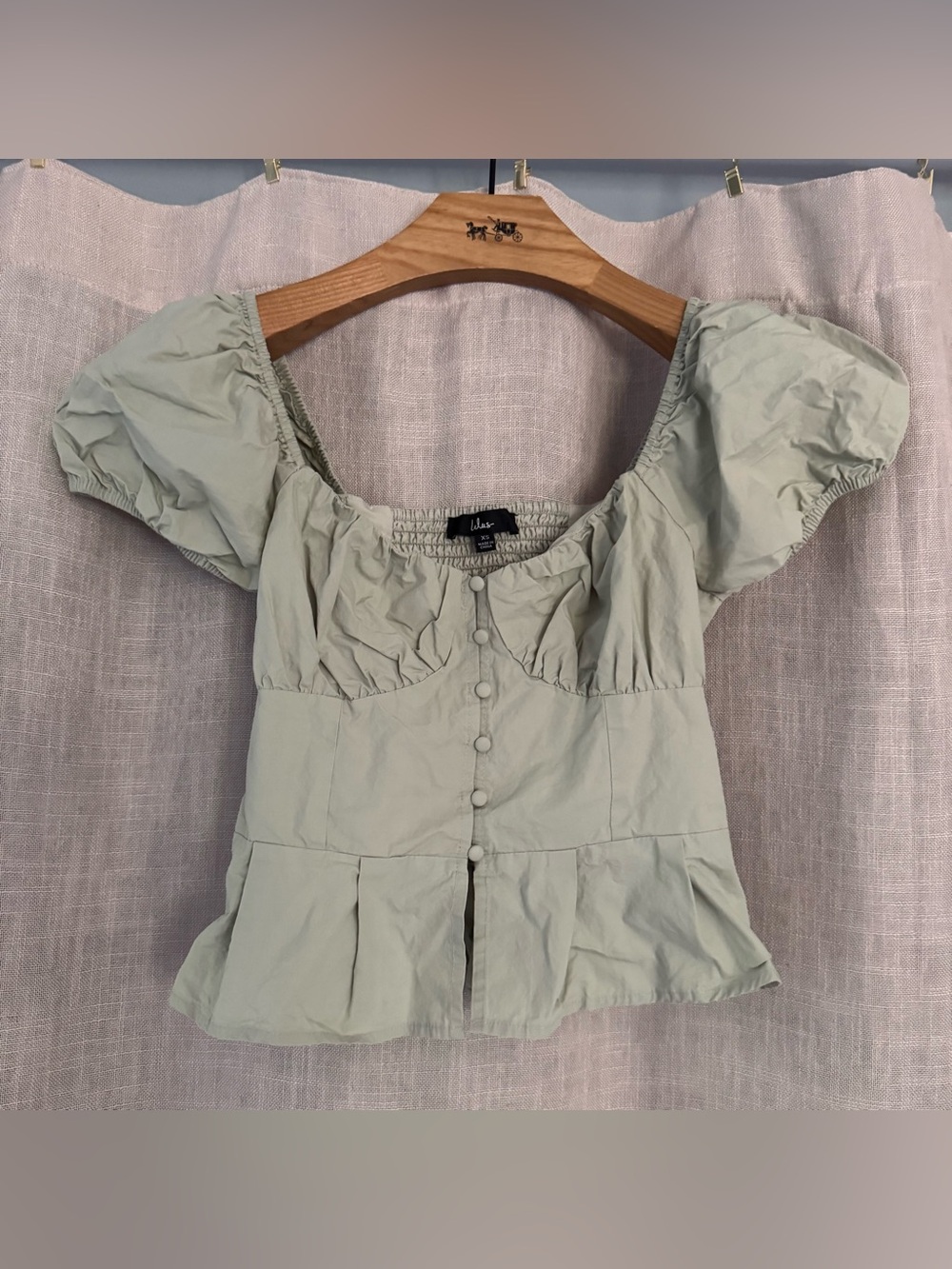 Lulu’s light green short sleeve cottage core peplum button down top size XS
